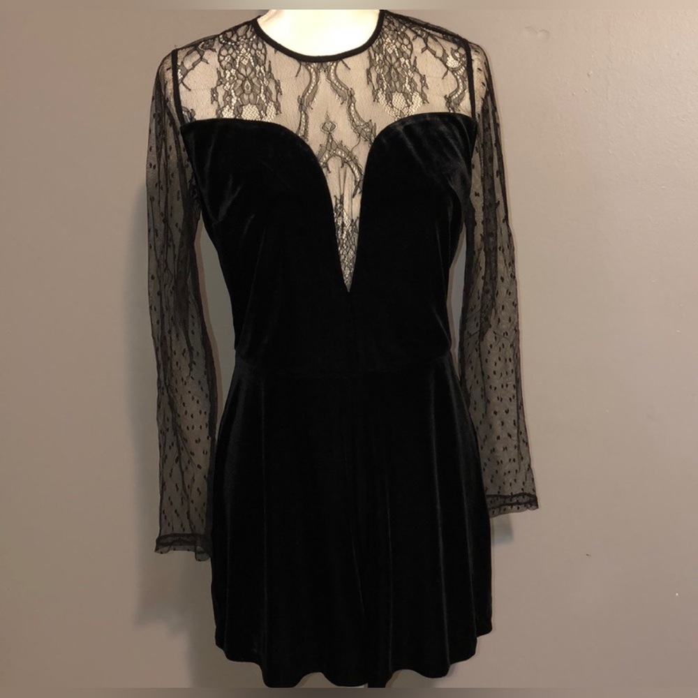 Express Black Lace Long Sleeve Velvet Romper